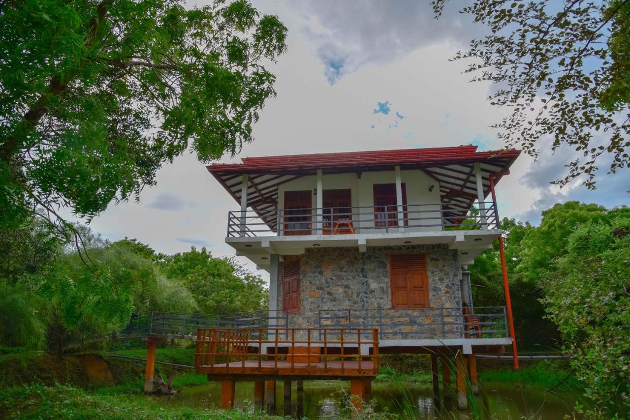 Lake Villa Resort Tissamaharama Dış mekan fotoğraf