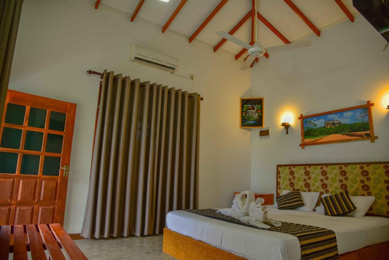 Lake Villa Resort Tissamaharama Dış mekan fotoğraf
