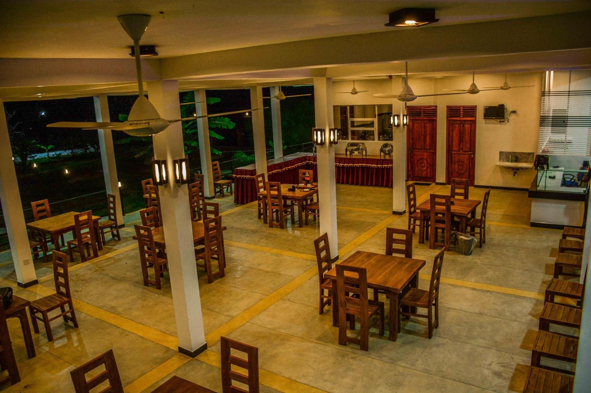 Lake Villa Resort Tissamaharama Dış mekan fotoğraf
