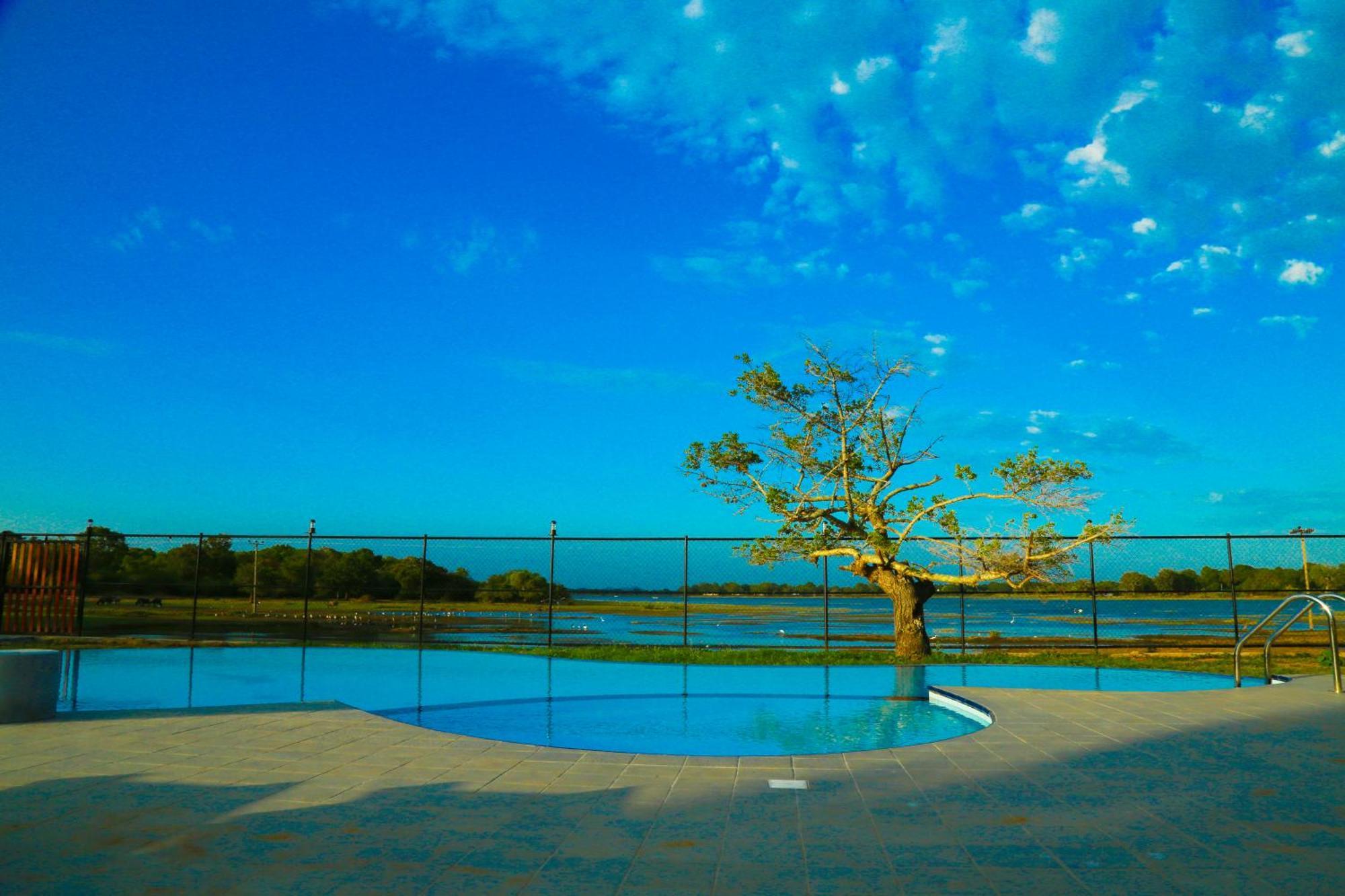 Lake Villa Resort Tissamaharama Dış mekan fotoğraf