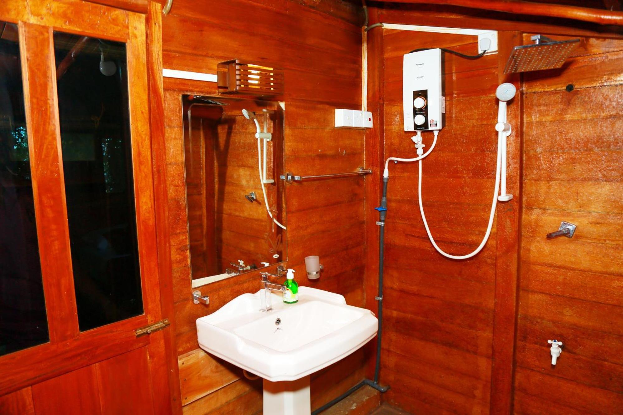 Lake Villa Resort Tissamaharama Dış mekan fotoğraf