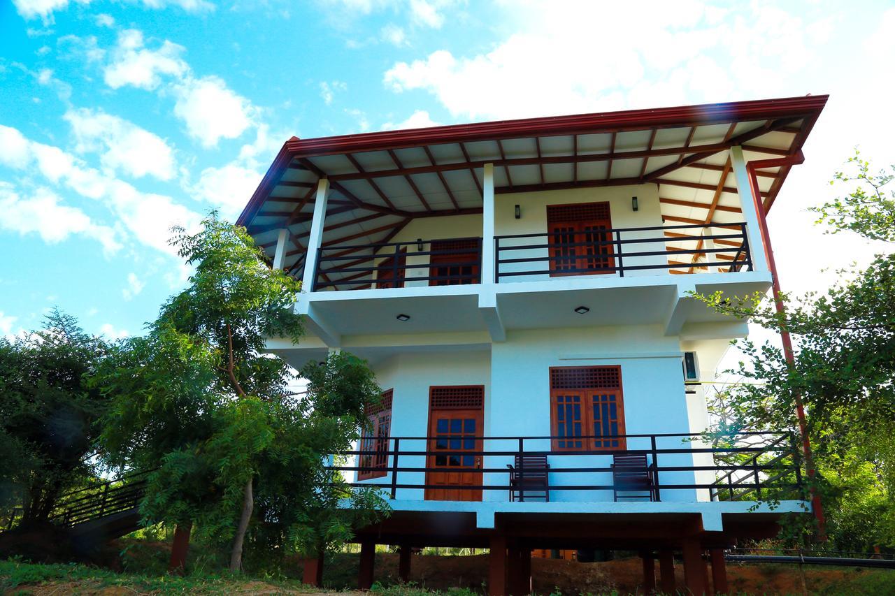 Lake Villa Resort Tissamaharama Dış mekan fotoğraf