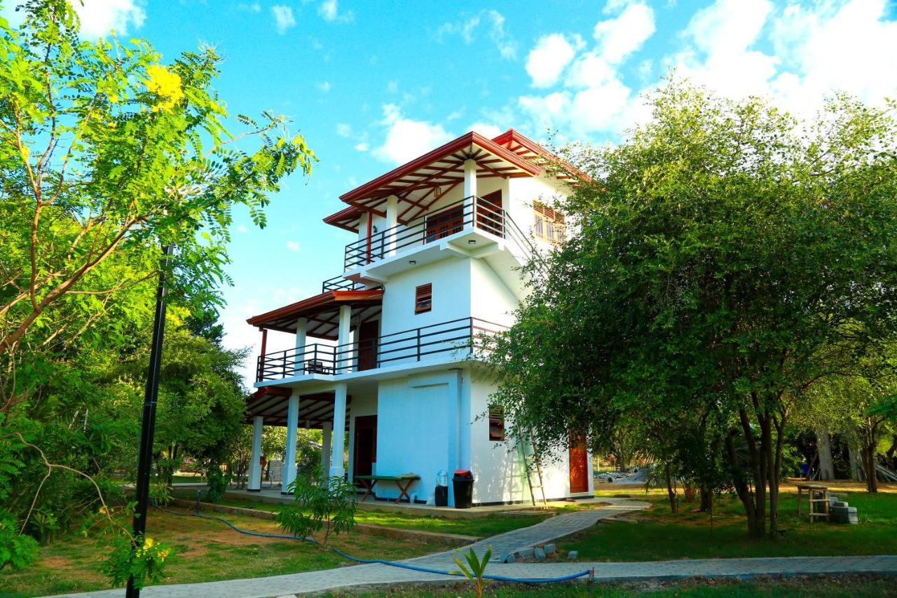 Lake Villa Resort Tissamaharama Dış mekan fotoğraf