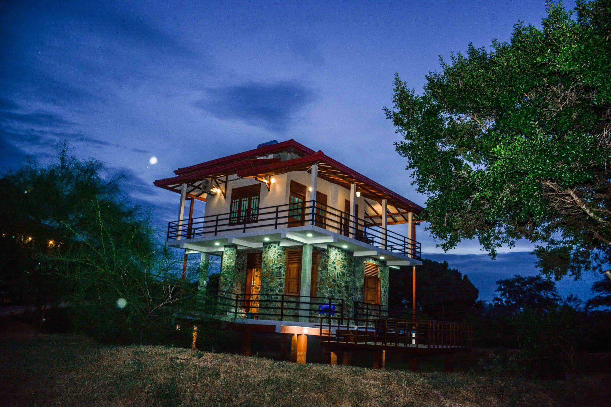Lake Villa Resort Tissamaharama Dış mekan fotoğraf