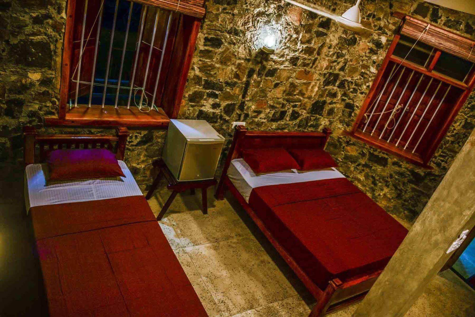 Lake Villa Resort Tissamaharama Dış mekan fotoğraf